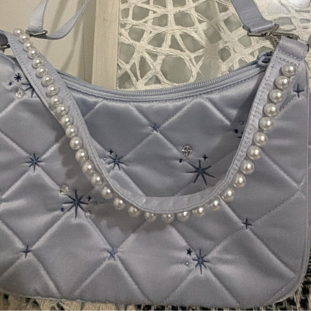 2 in 1 Cinderella X Vera Bradley Frannie Crossbody Bag Pearl Strap - Picture 9 of 13